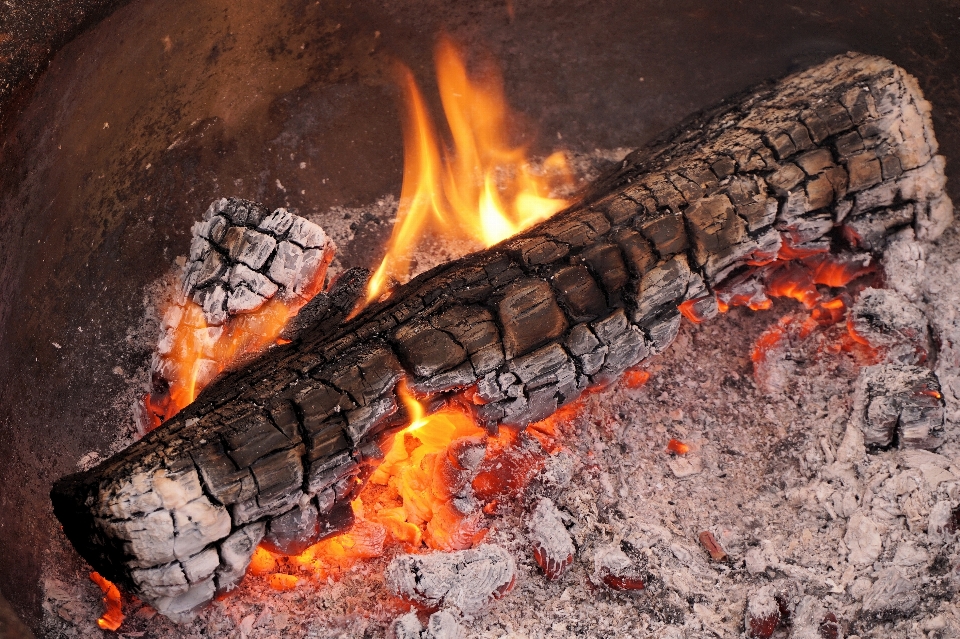 Embrasé bois étincelle flamme