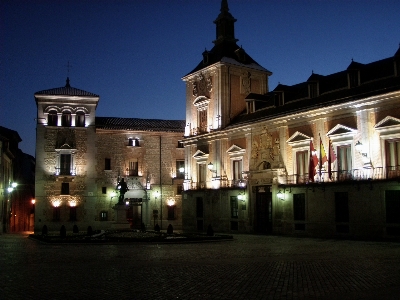 Zdjęcie światło architektura noc miasto