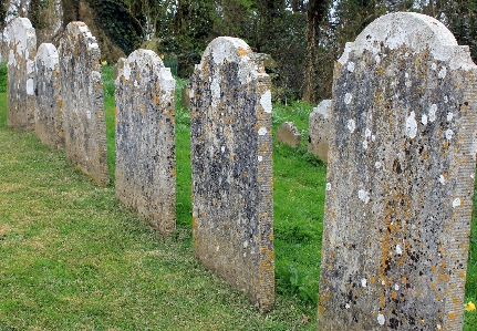 Foto Vecchio antico cimitero morto