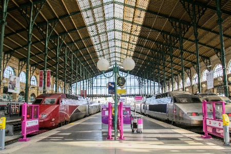 Building paris train transport Photo