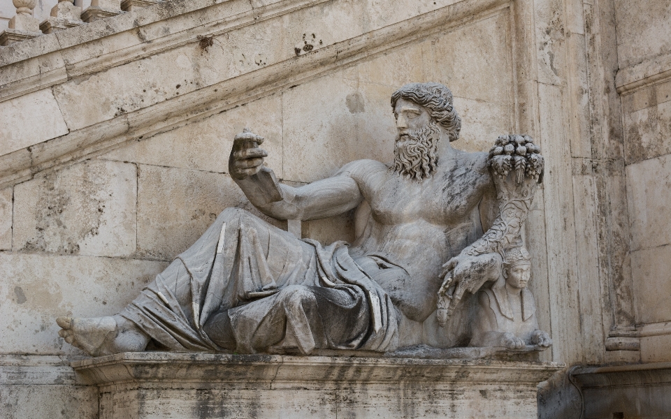 Monumento estatua italia escultura