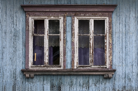 建築 木 窓 ファサード
 写真