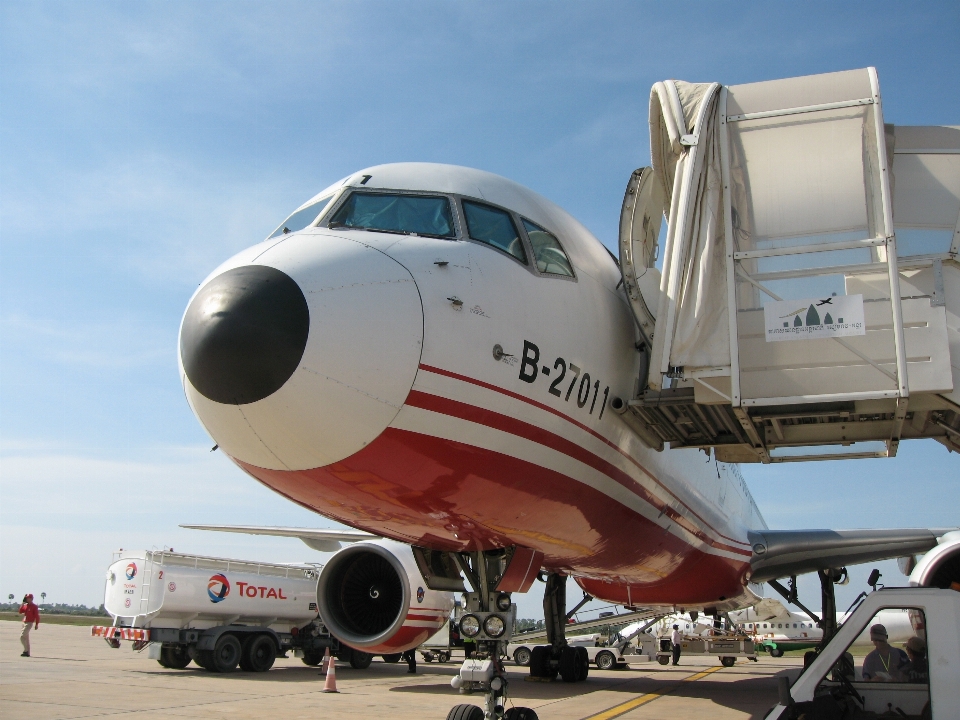 Aeropuerto avión aeronave vehículo