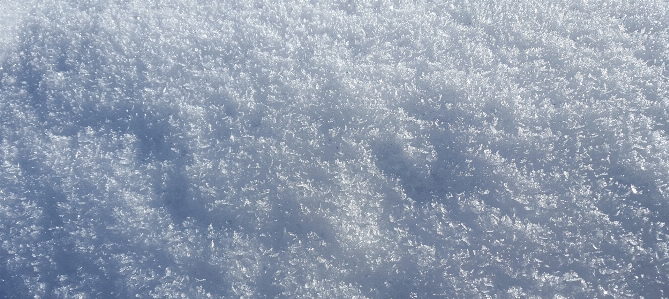 雪 寒い 冬 空 写真