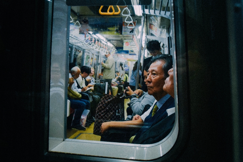 Trem metrô metro subterrâneo