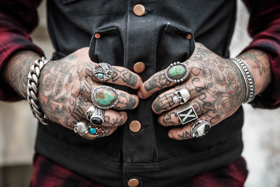 Hand pattern tattoo fashion