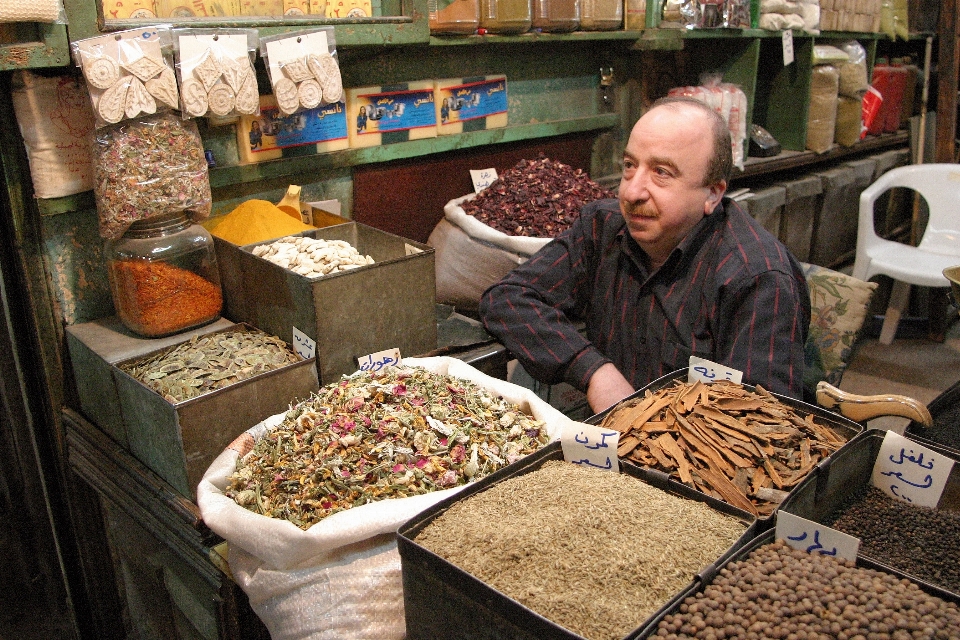 Città cibo venditore bazar