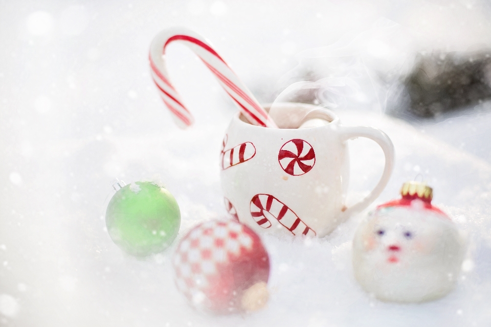 Neige hiver tasse chocolat chaud
