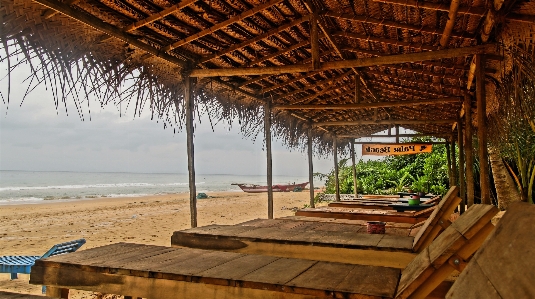 Foto Pantai pasir kayu villa