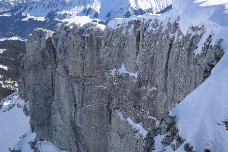 Foto All'aperto rock montagna nevicare