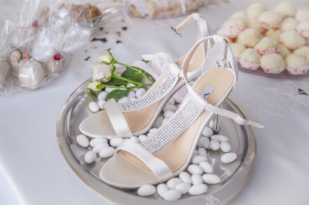 Table heel shoe white Photo