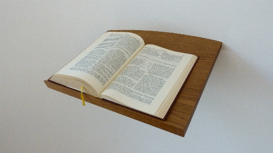 Photo En écrivant livre bois bible