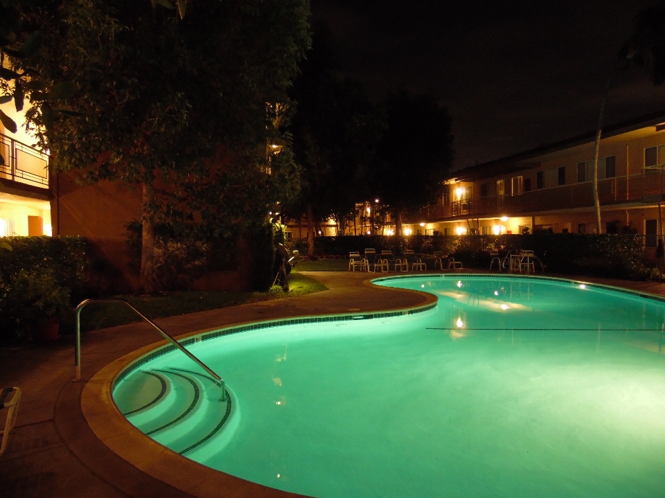 Acqua notte piscina sera