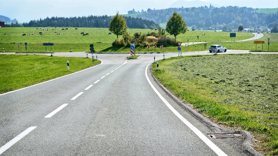 Paisaje camino tráfico carretera