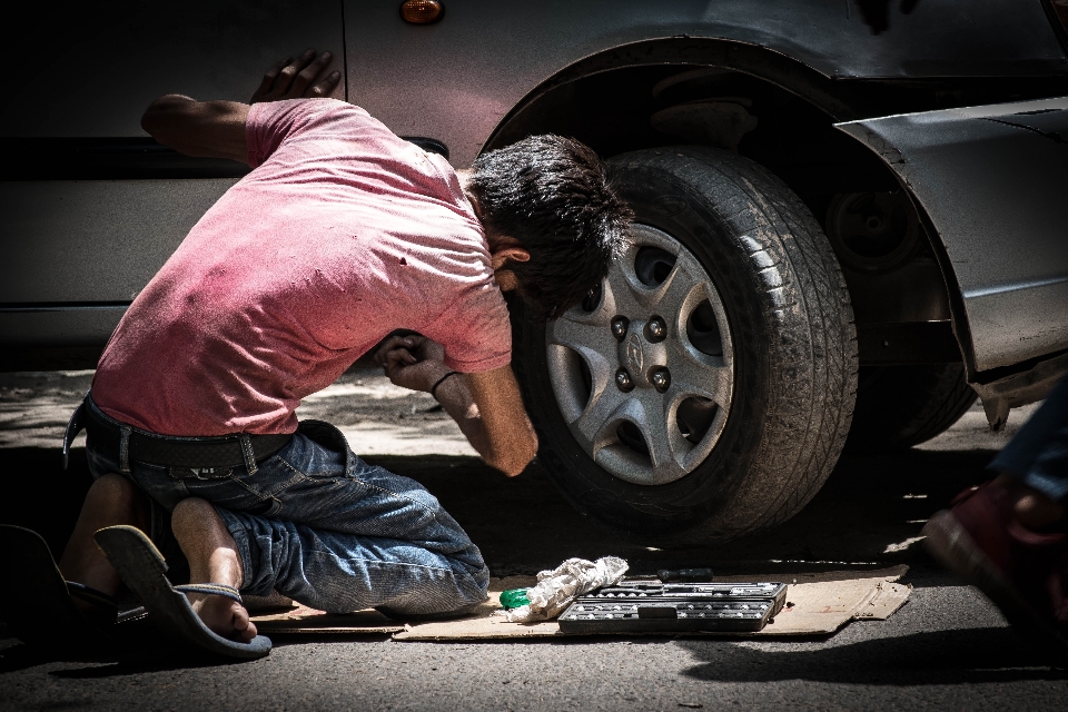 Auto ruota ragazzo veicolo