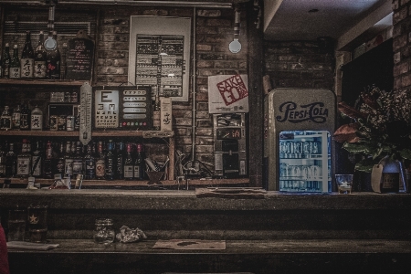 Straße bar unter tage alkohol Foto