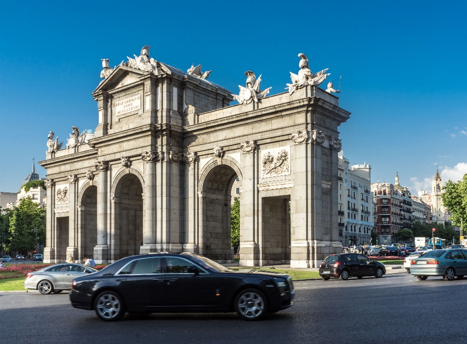 Architettura auto monumento paesaggio urbano