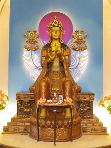 Foto Monumen patung buddhis agama budha