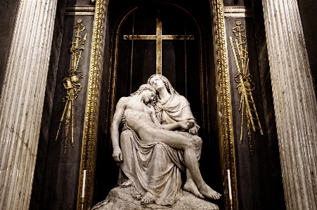 Monument statue religion italy Photo