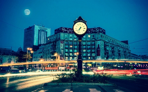 Foto Strada orizzonte traffico notte