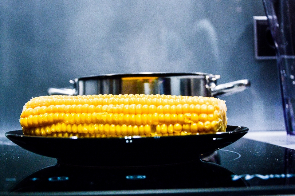 Piring makanan memasak jagung