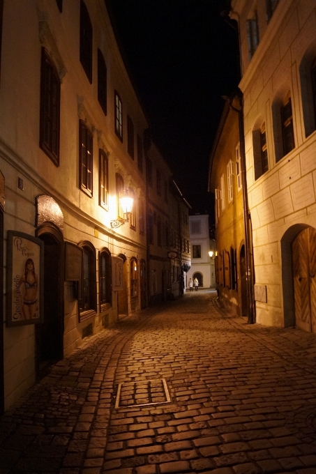 Leggero strada notte città