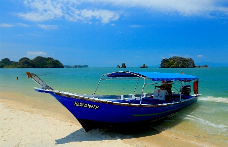 Foto Pantai laut pesisir kapal