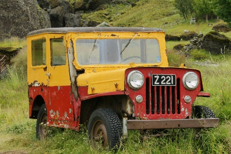 자동차 오래된 jeep 차량 사진