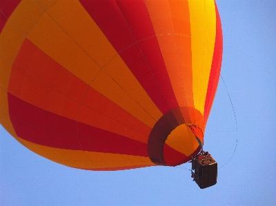 Foto Ala cielo globo aerostático