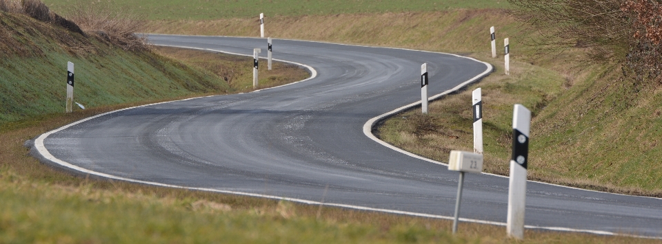 Camino carretera asfalto
 doblar