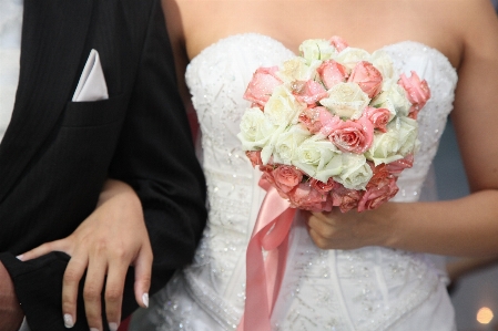 Foto Homem mulher flor casamento