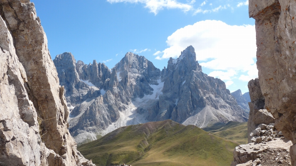 Marche montagne aventure vallée