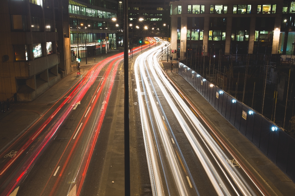 Light track road traffic