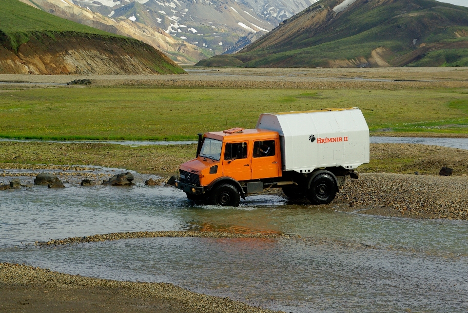 Field adventure transport truck