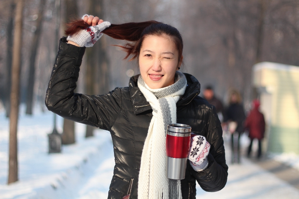 人 雪 寒冷的 冬天