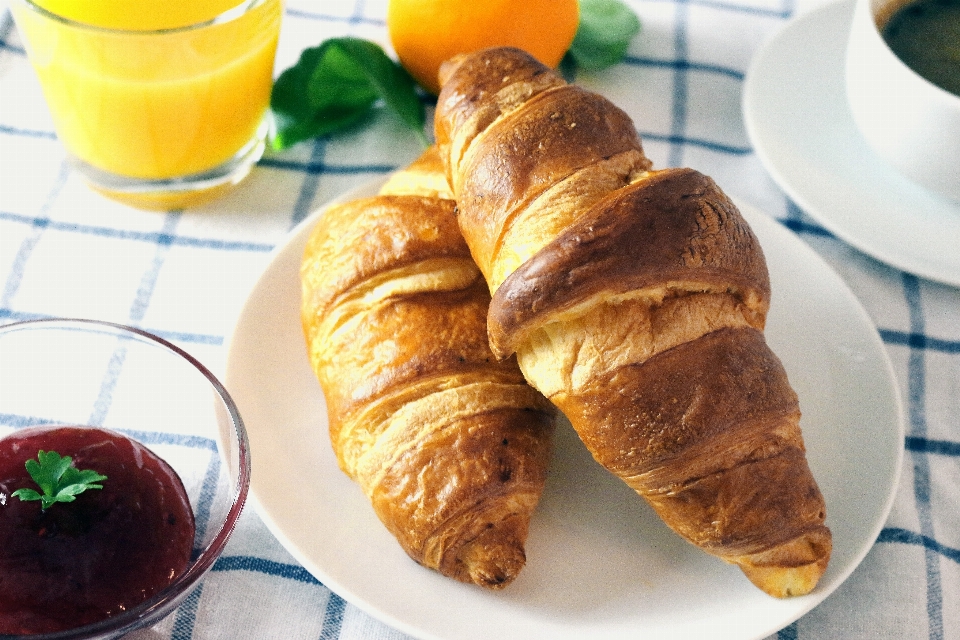 Caffè mattina bicchiere piatto