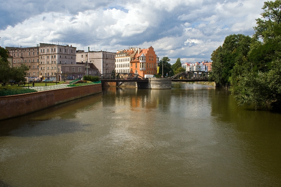 Woda most rzeka kanał
