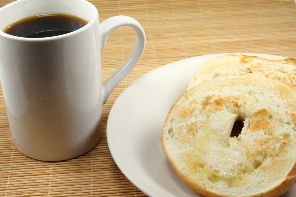 Kopi piring makanan menghasilkan