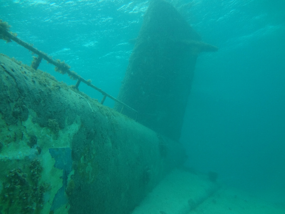 Mar océano barco submarino