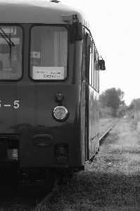 Photo Noir et blanc
 chemin de fer circulation rétro