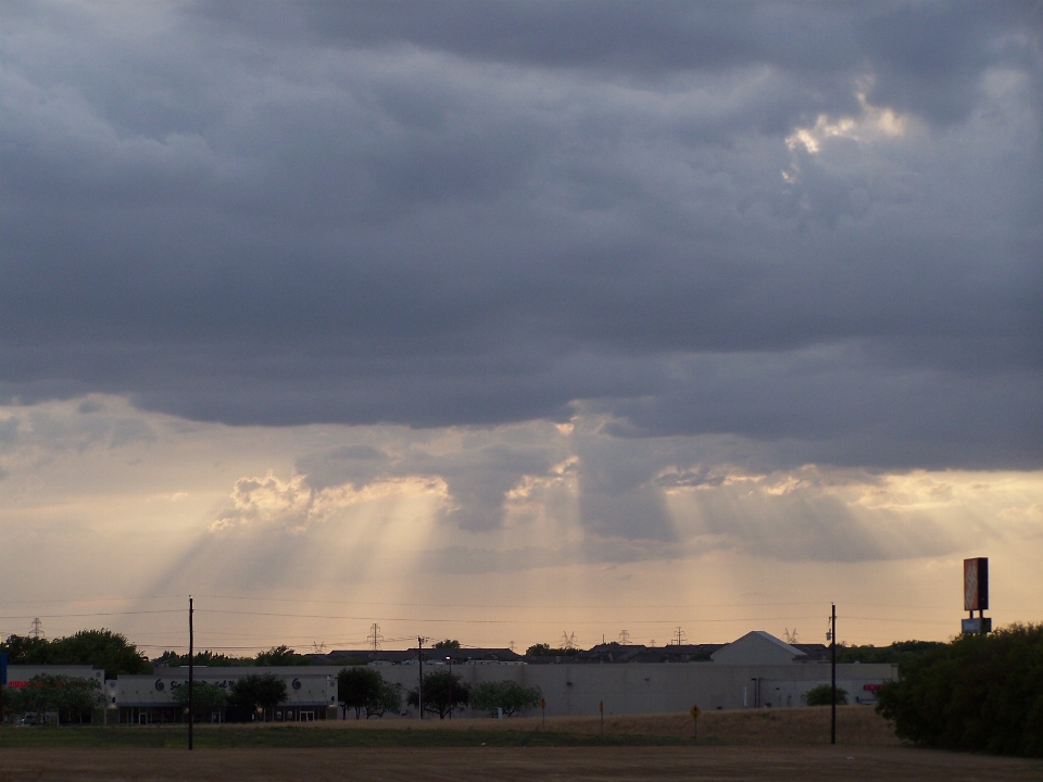 Horizon light cloud sky