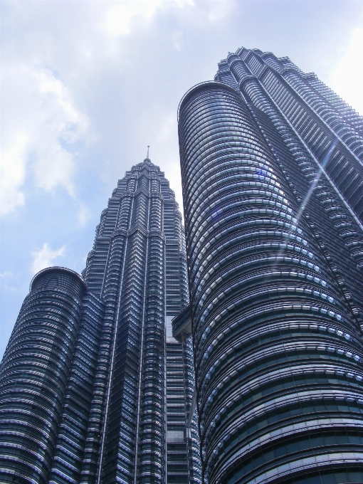 Arsitektur kaki langit bangunan kota