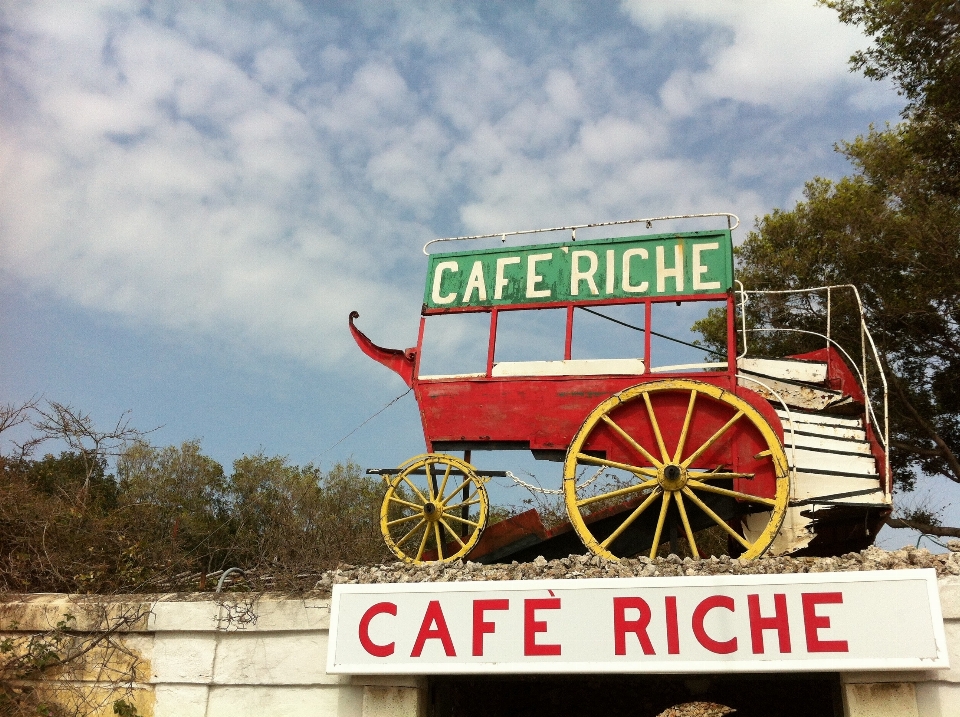 Cafe farm transport vehicle