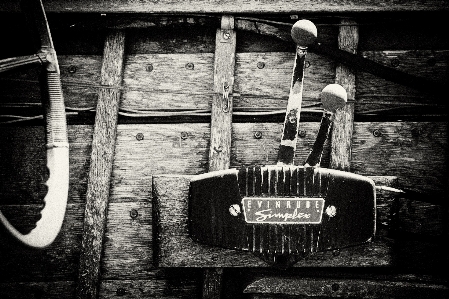 Black and white wood boat Photo