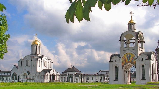 Foto Bangunan tengara gereja katedral