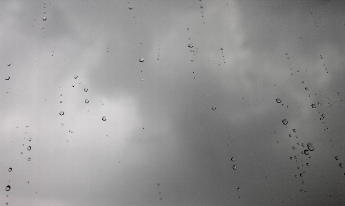 Foto Natura gocciolare nube bianco e nero
