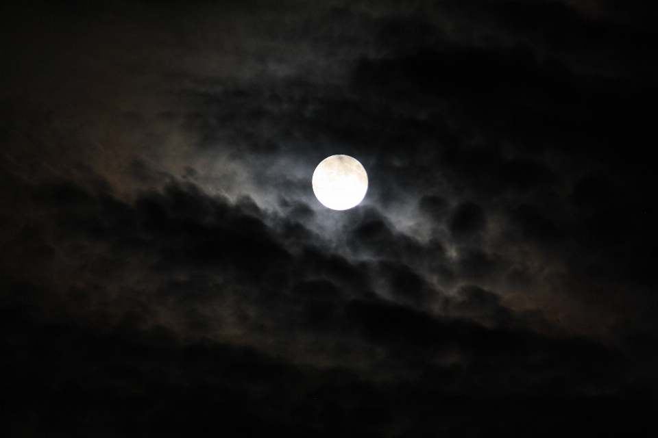 Lampu awan langit malam