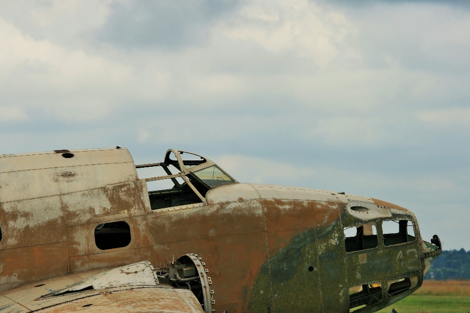 Avião aeronave militares ferrugem