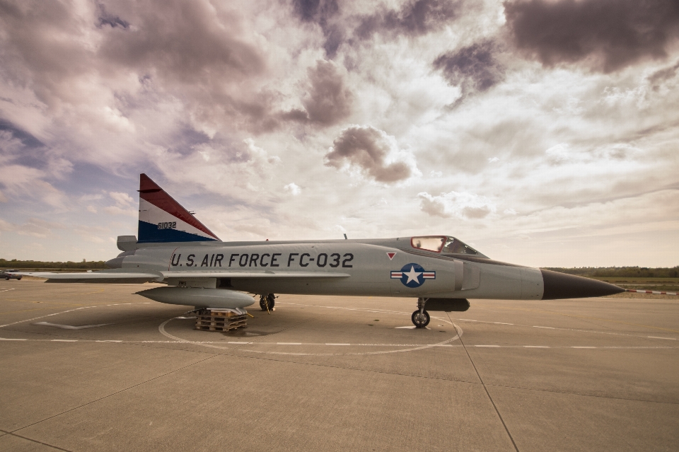 Ala aeroporto aereo militare