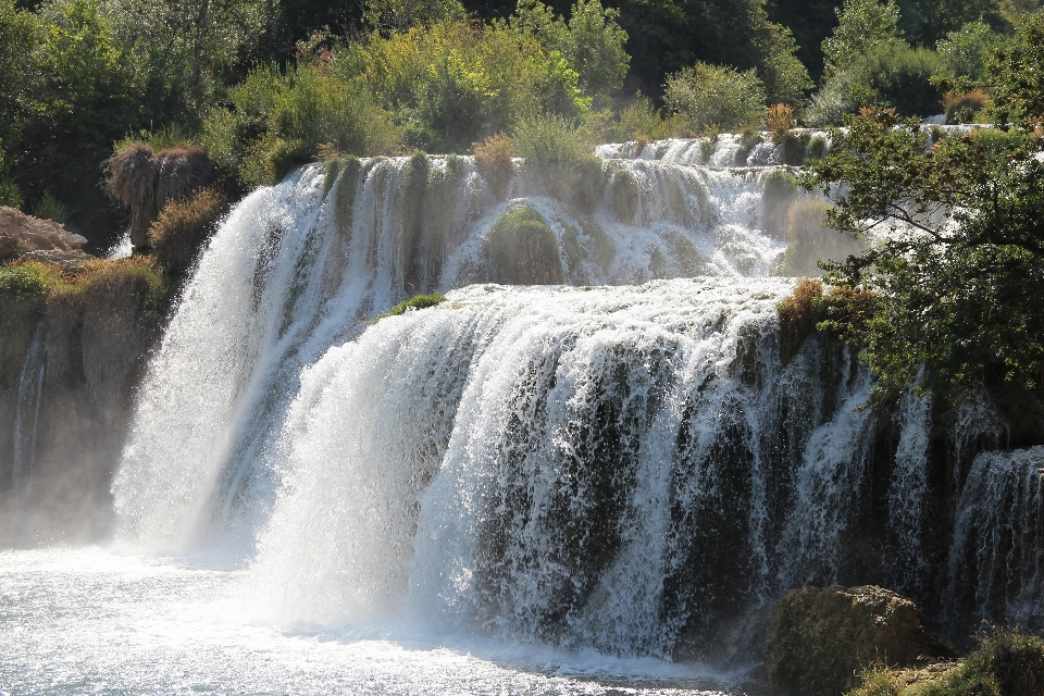 Eau nature cascade rivière